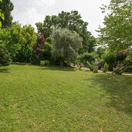 Hébergement de vacances Maison De Avec Piscine *